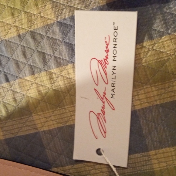 NWT Marilyn Monroe clutch hand purse - Picture 3 of 3